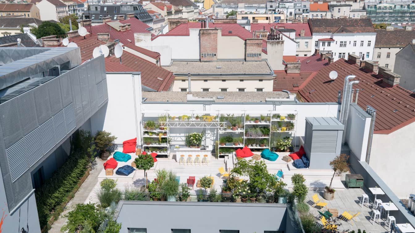 Versteckte Gastgärten in Wien Ruby Marie Hotel Vienna Rooftop Garden