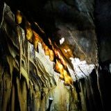 Kalkvorhänge in der Tropfsteinhöhle Katerloch