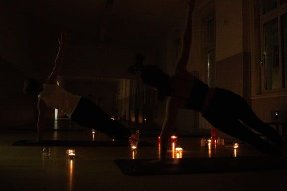 Candlelight Pilates bei In Good Shape im 2. Bezirk (c) Alina Schneeberger