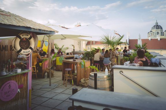 Miami Rabbit Rooftop Bar Wien